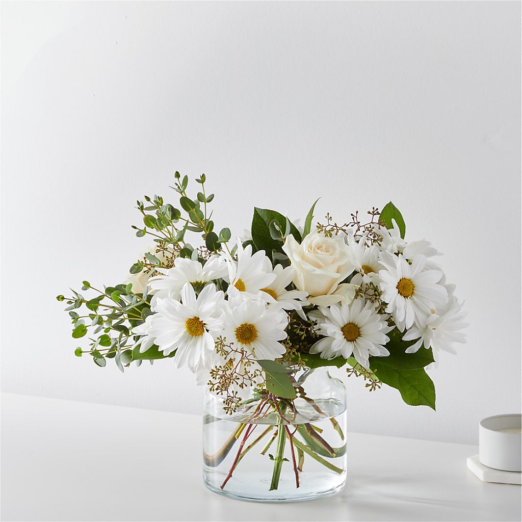 Fresh Linen Bouquet – COUNTRY HEARTH FLOWER & GIFT SHOP, East Berlin PA