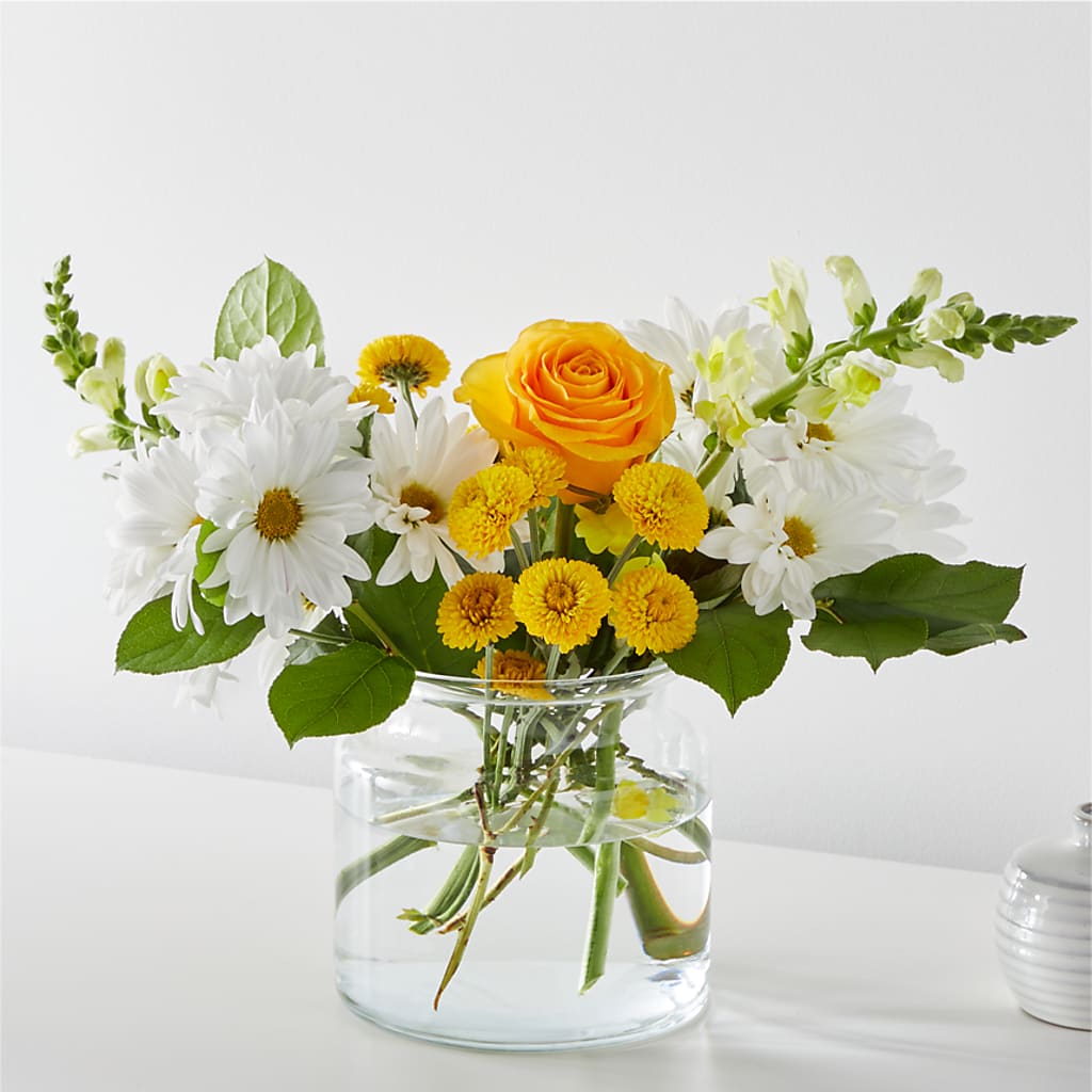 Sun Salutation Bouquet – COUNTRY HEARTH FLOWER & GIFT SHOP, East Berlin PA