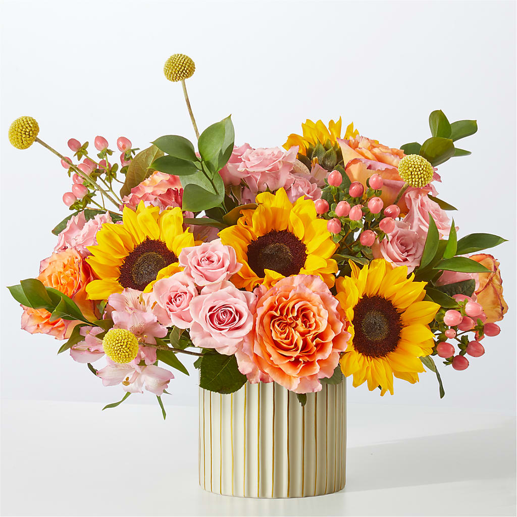 Sun's Out Bouquet – COUNTRY HEARTH FLOWER & GIFT SHOP, East Berlin PA