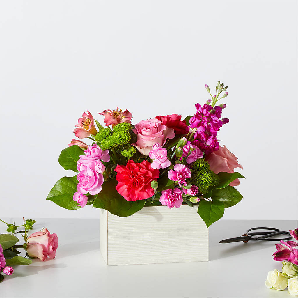 Sweetberry Box – A Florist Original – COUNTRY HEARTH FLOWER & GIFT SHOP, East Berlin PA