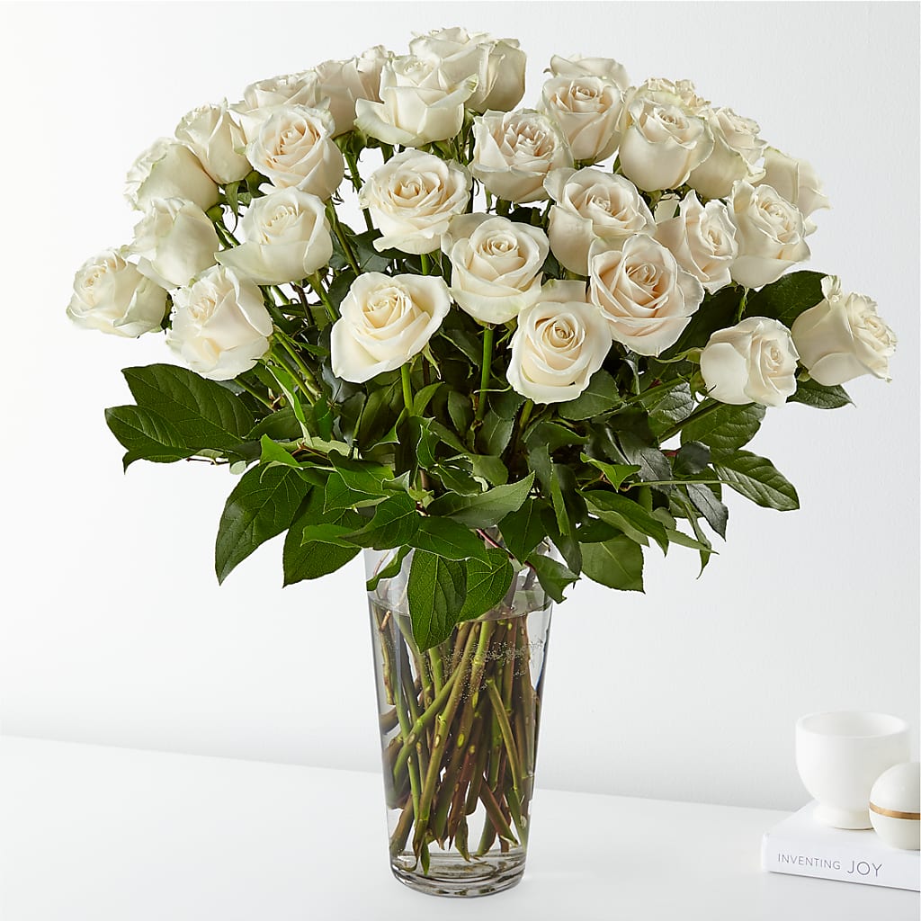 Long Stem White Rose Bouquet – COUNTRY HEARTH FLOWER & GIFT SHOP, East Berlin PA