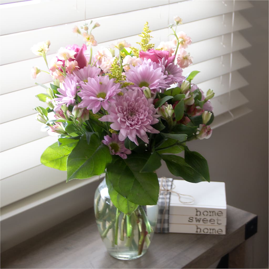 Pastel Tradition - A Florist Original – COUNTRY HEARTH FLOWER & GIFT SHOP, East Berlin PA