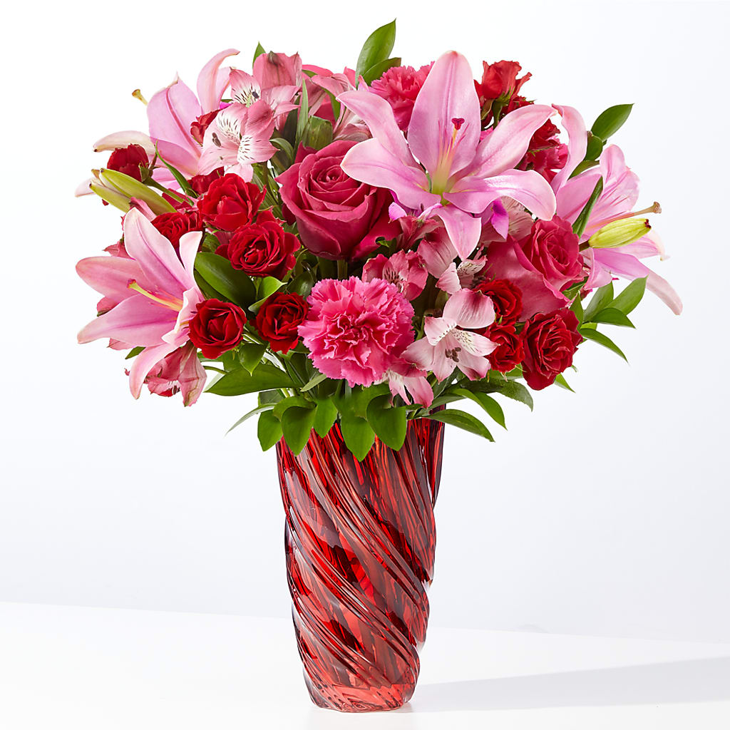 In Love Bouquet with Luxe Swirl Vase – COUNTRY HEARTH FLOWER & GIFT SHOP, East Berlin PA
