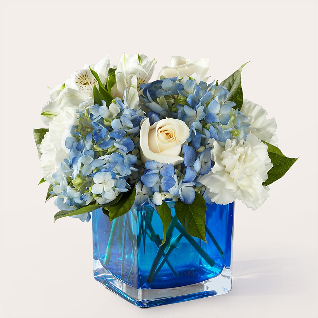Soothing Waters Bouquet – COUNTRY HEARTH FLOWER & GIFT SHOP, East Berlin PA