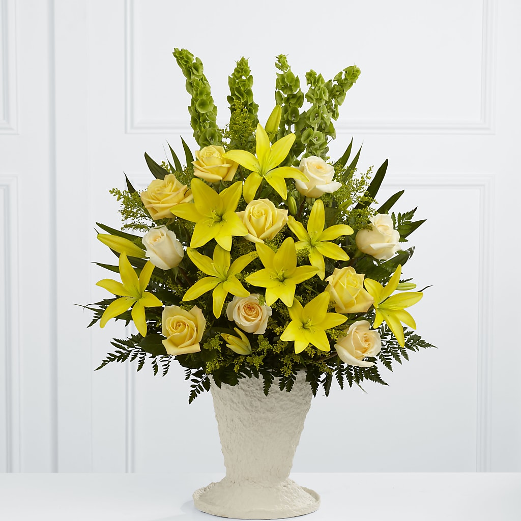 Golden Memories Arrangement – COUNTRY HEARTH FLOWER & GIFT SHOP, East Berlin PA