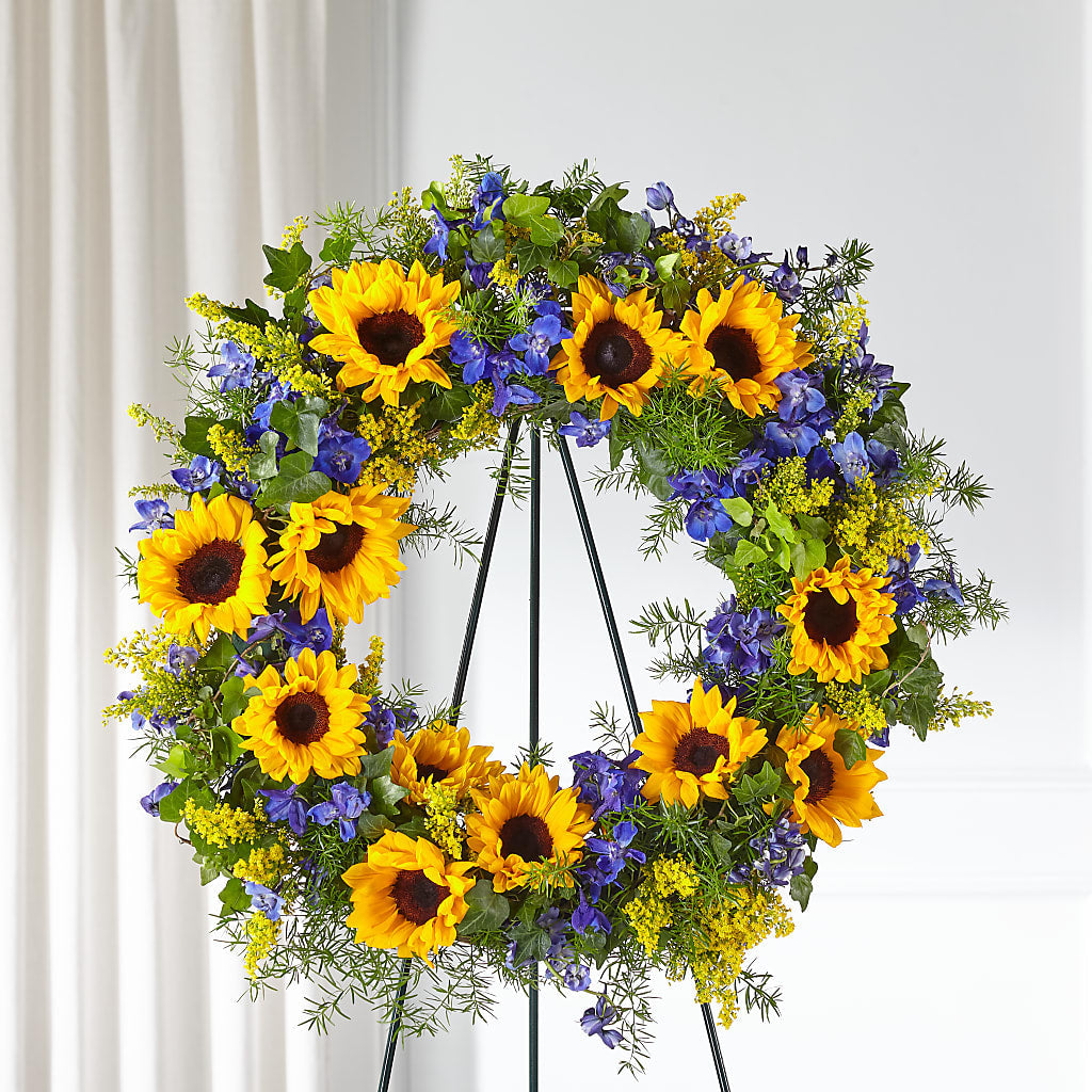 Bright Rays Wreath – COUNTRY HEARTH FLOWER & GIFT SHOP, East Berlin PA