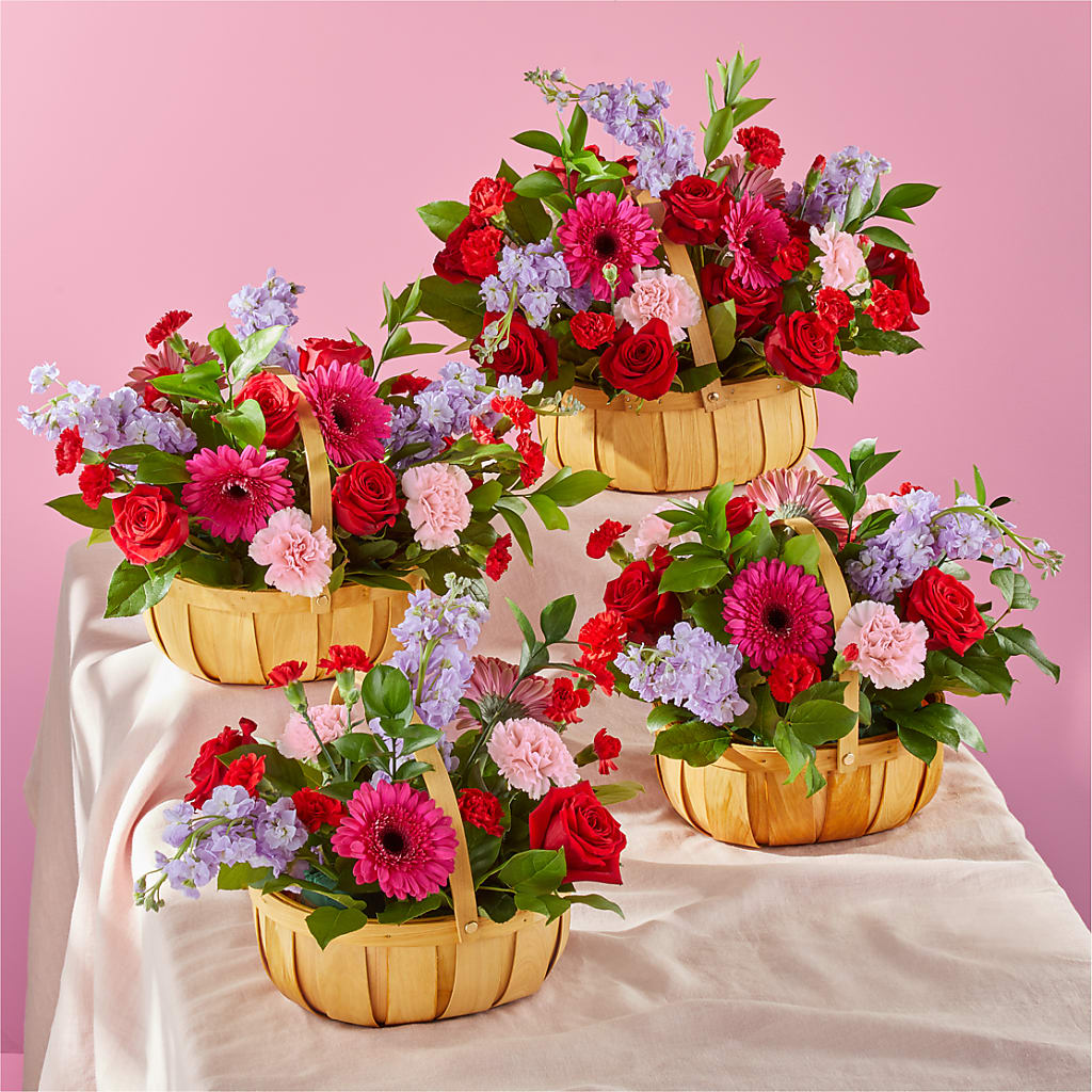 Pink Picnic Basket – COUNTRY HEARTH FLOWER & GIFT SHOP, East Berlin PA
