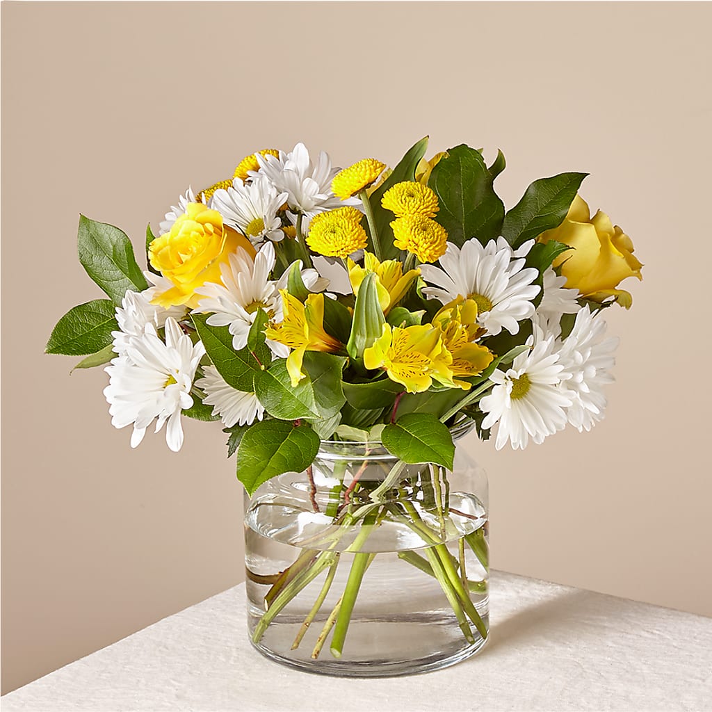 Sunny Sentiments Bouquet – COUNTRY HEARTH FLOWER & GIFT SHOP, East Berlin PA