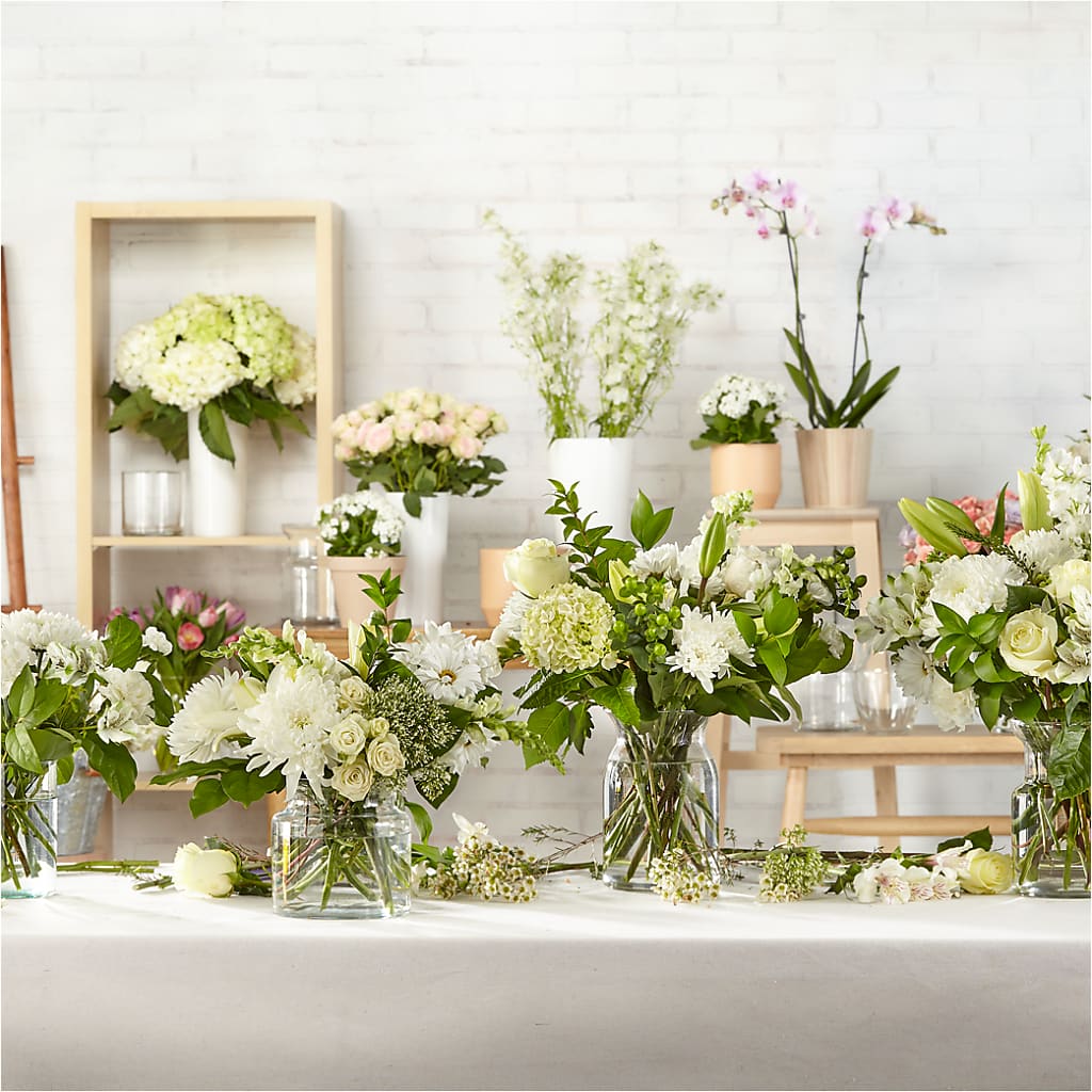 Classic Ivory – A Florist Original – COUNTRY HEARTH FLOWER & GIFT SHOP, East Berlin PA