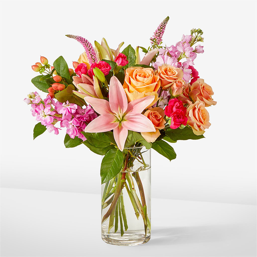 Bisous Bouquet – COUNTRY HEARTH FLOWER & GIFT SHOP, East Berlin PA