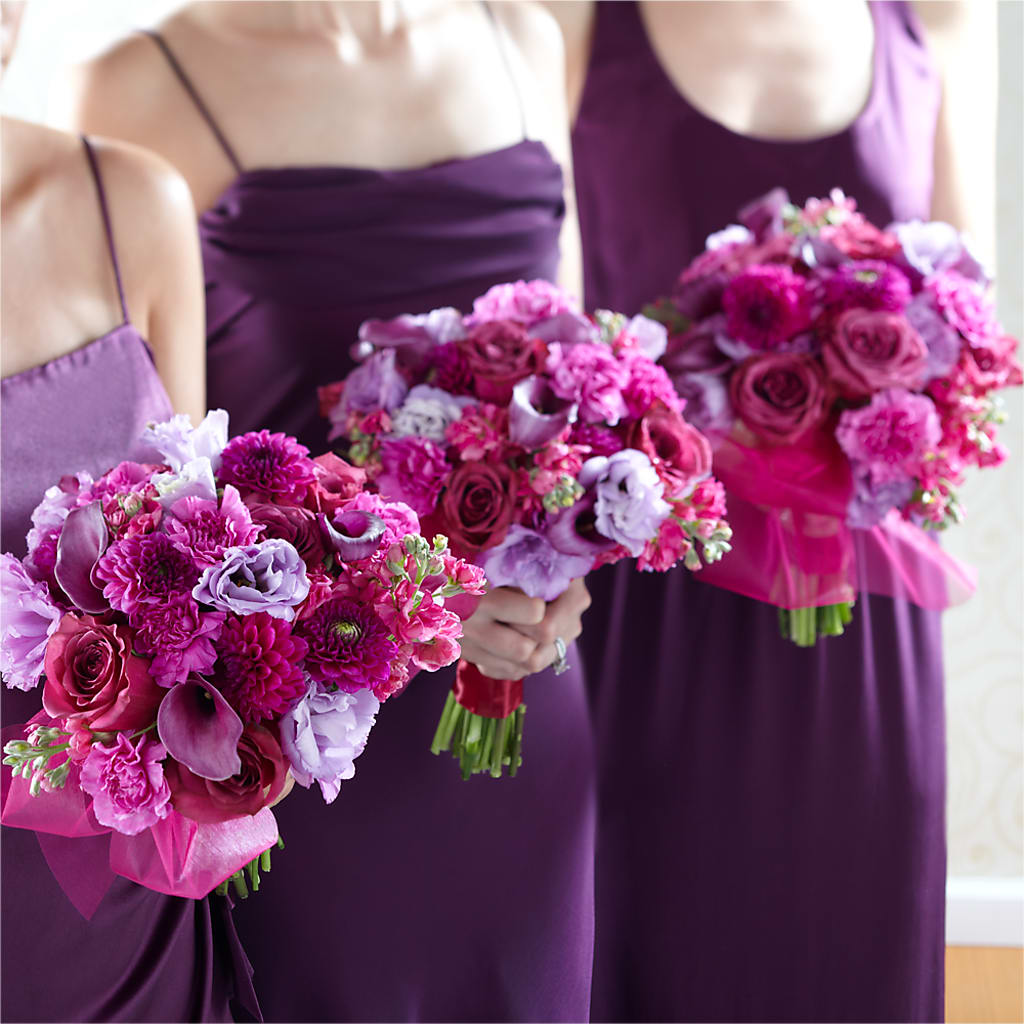 Bridesmaid's Garden Bouquet – COUNTRY HEARTH FLOWER & GIFT SHOP, East Berlin PA