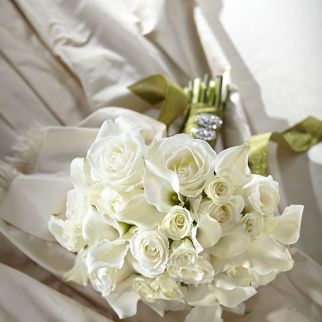 Serene Highness Bouquet – COUNTRY HEARTH FLOWER & GIFT SHOP, East Berlin PA