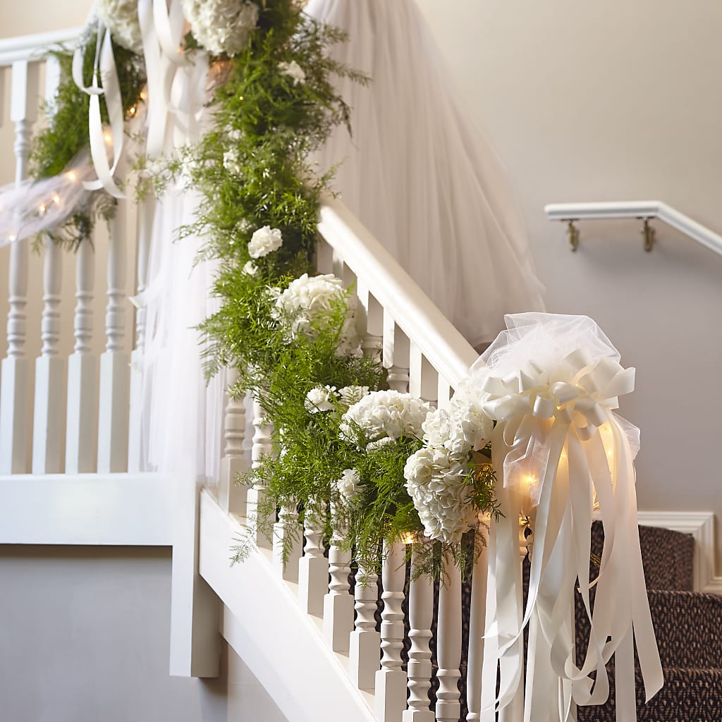 Champagne Dreams Garland – COUNTRY HEARTH FLOWER & GIFT SHOP, East Berlin PA