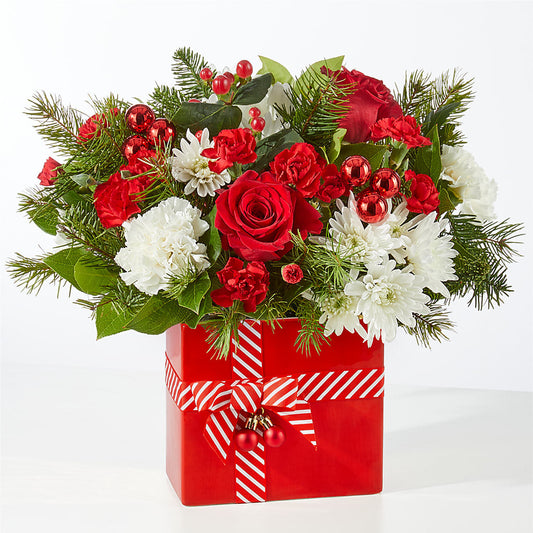 Presents Under the Tree Bouquet – COUNTRY HEARTH FLOWER & GIFT SHOP, East Berlin PA