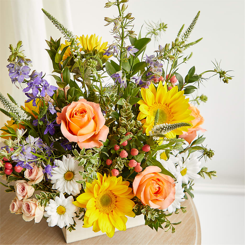 The Good Life Bouquet – COUNTRY HEARTH FLOWER & GIFT SHOP, East Berlin PA