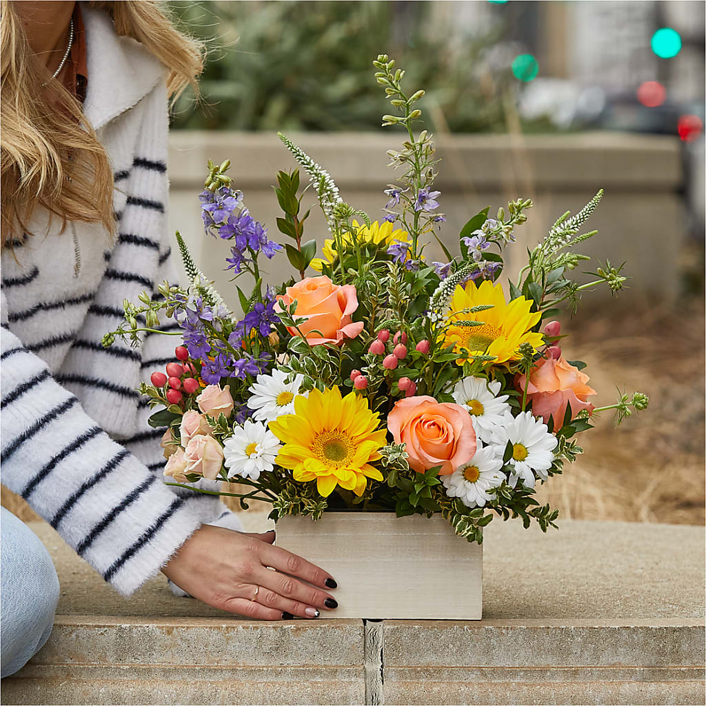 The Good Life Bouquet – COUNTRY HEARTH FLOWER & GIFT SHOP, East Berlin PA