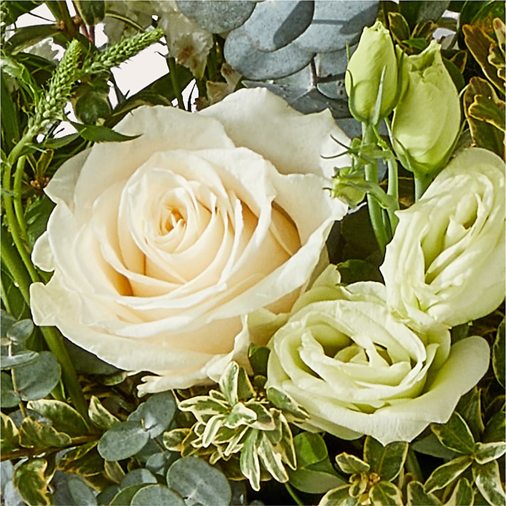 Cashmere Bouquet – COUNTRY HEARTH FLOWER & GIFT SHOP, East Berlin PA