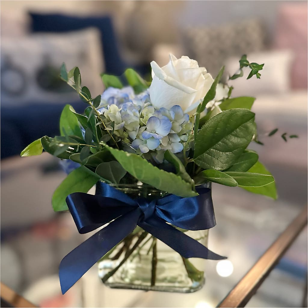 Sky Blue Delight Bouquet – COUNTRY HEARTH FLOWER & GIFT SHOP, East Berlin PA