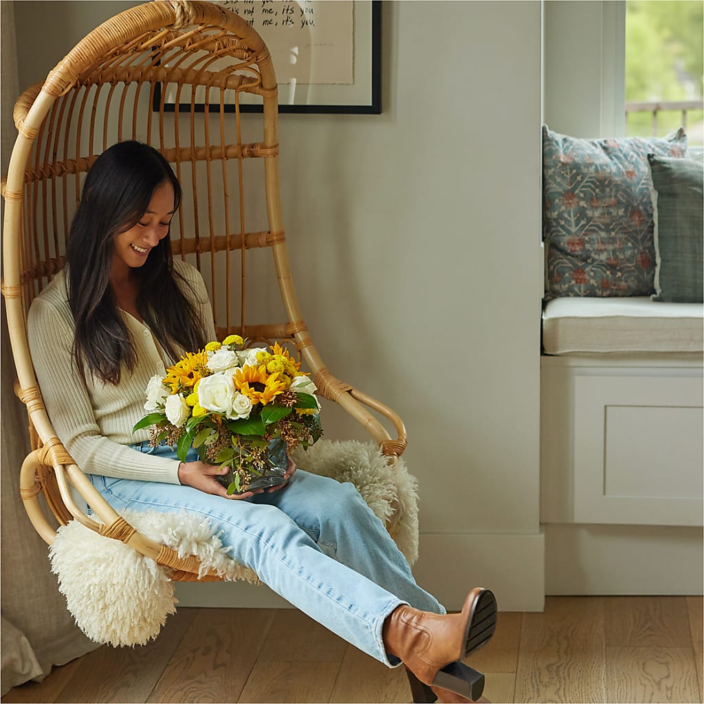 Luminous Morning Bouquet – COUNTRY HEARTH FLOWER & GIFT SHOP, East Berlin PA