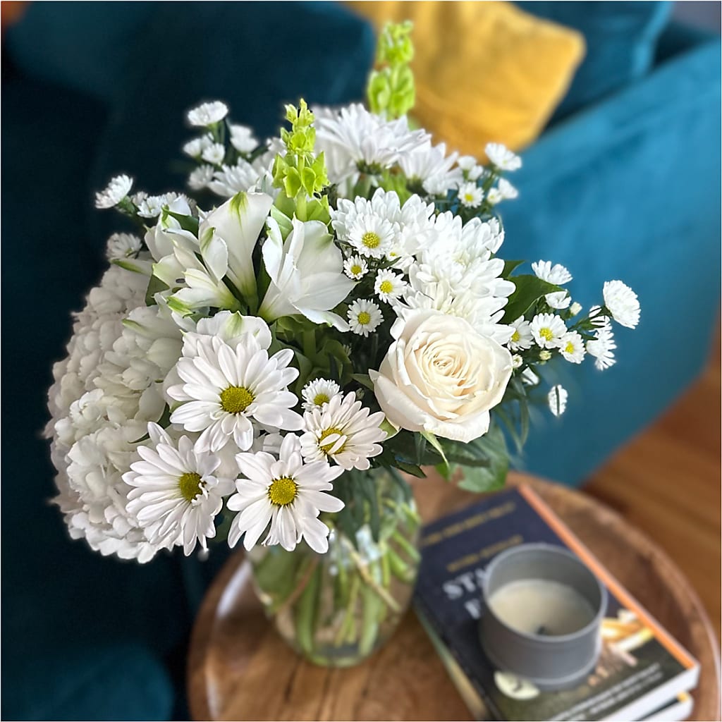 Classic Ivory – A Florist Original – COUNTRY HEARTH FLOWER & GIFT SHOP, East Berlin PA