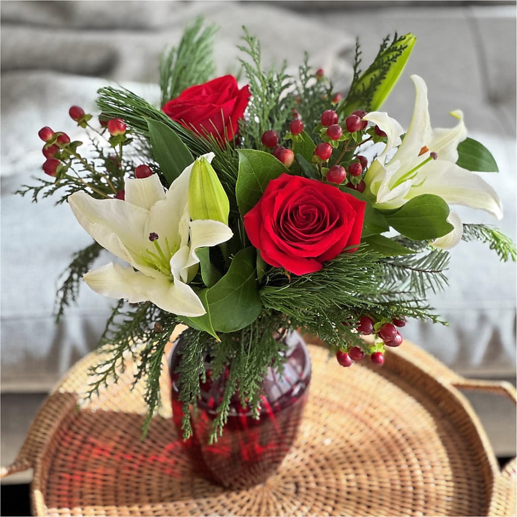 Evergreen Delight Bouquet – COUNTRY HEARTH FLOWER & GIFT SHOP, East Berlin PA