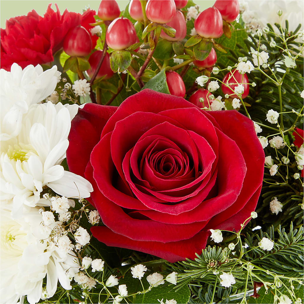 Chance of Flurries Bouquet – COUNTRY HEARTH FLOWER & GIFT SHOP, East Berlin PA