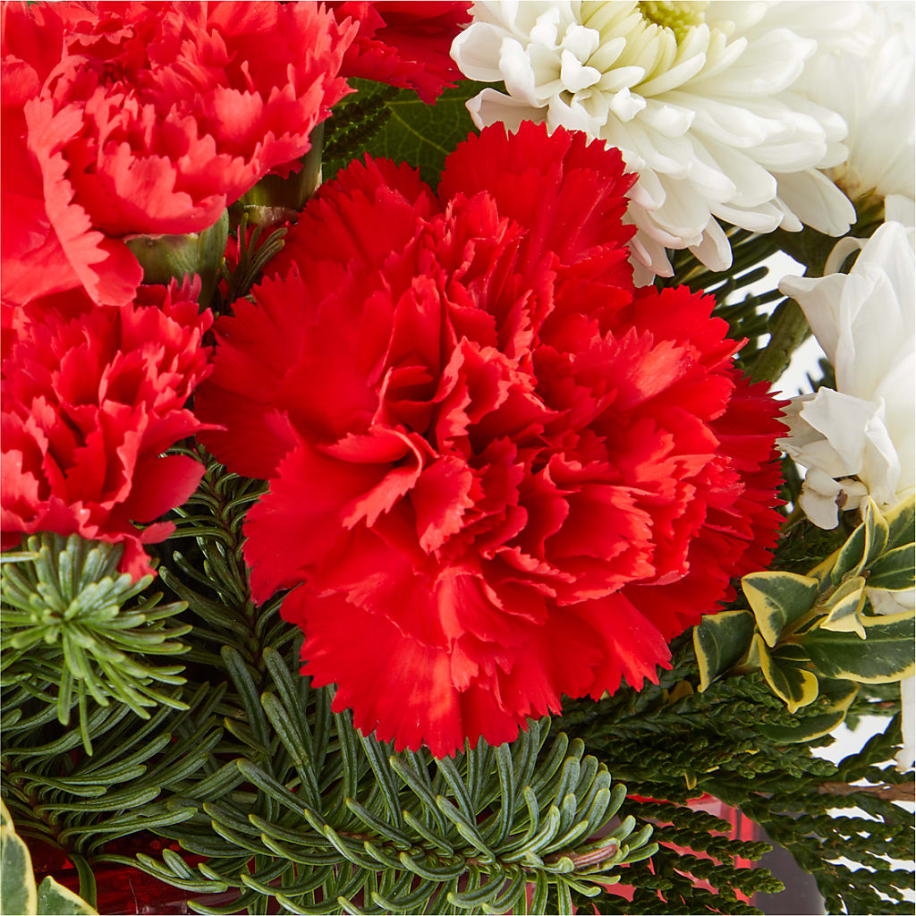 Christmas Market Bouquet – COUNTRY HEARTH FLOWER & GIFT SHOP, East Berlin PA
