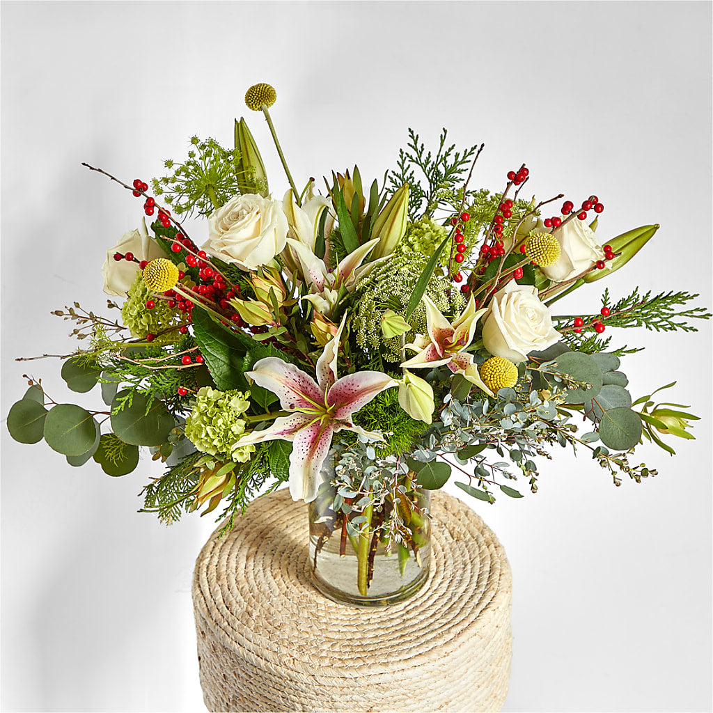 Berry & Bright Bouquet – COUNTRY HEARTH FLOWER & GIFT SHOP, East Berlin PA