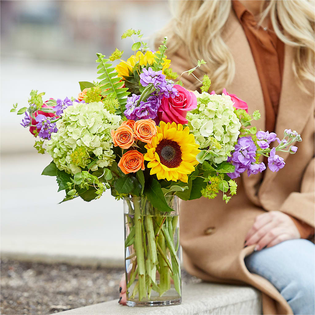 Vibrant Greetings Bouquet – COUNTRY HEARTH FLOWER & GIFT SHOP, East Berlin PA