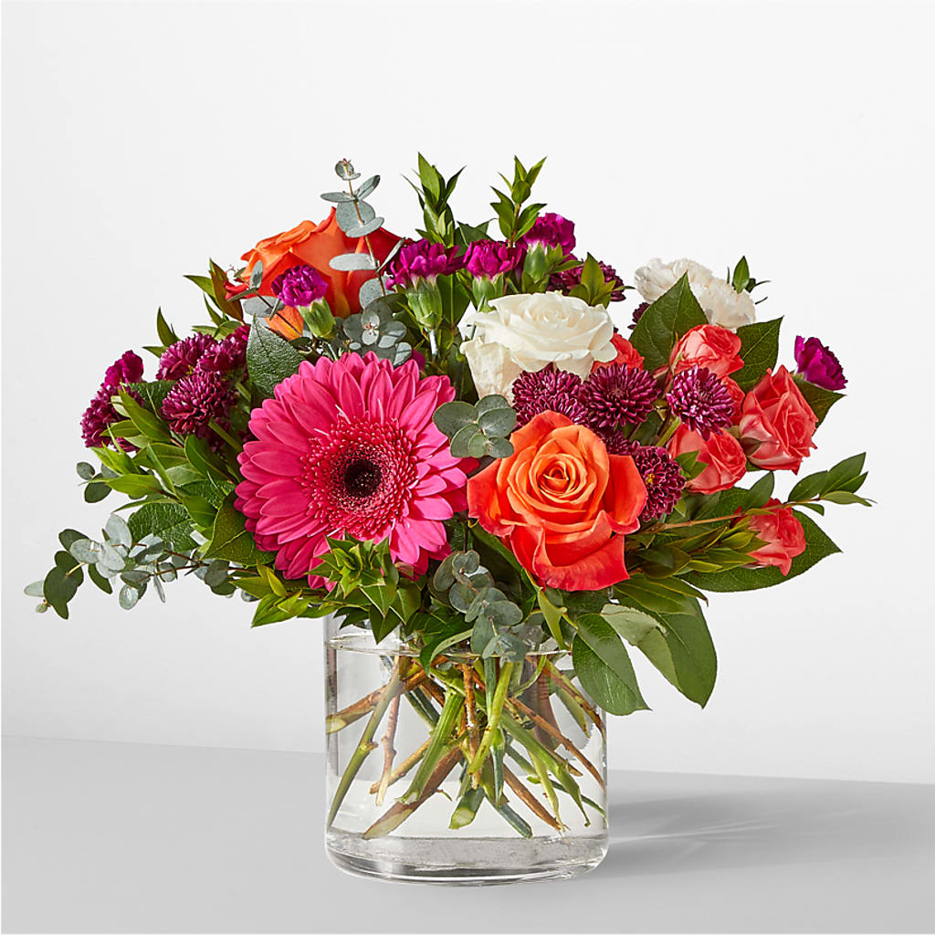 Smell the Roses Bouquet – COUNTRY HEARTH FLOWER & GIFT SHOP, East Berlin PA