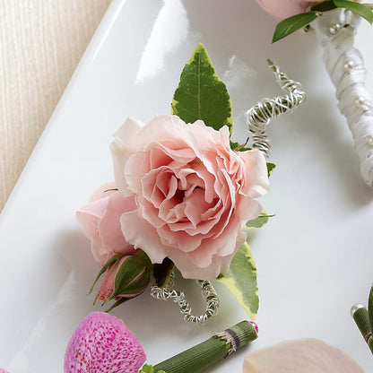 Pink Spray Rose Boutonniere – COUNTRY HEARTH FLOWER & GIFT SHOP, East Berlin PA