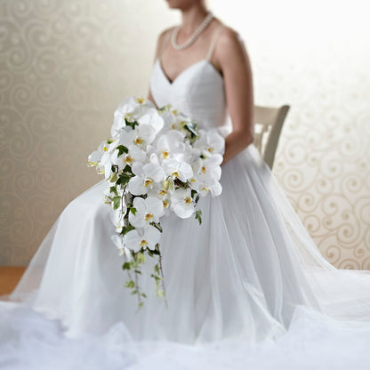 Classic White Bouquet – COUNTRY HEARTH FLOWER & GIFT SHOP, East Berlin PA