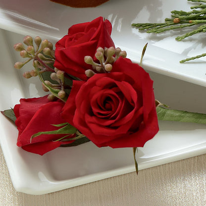 Red Spray Rose Boutonniere – COUNTRY HEARTH FLOWER & GIFT SHOP, East Berlin PA